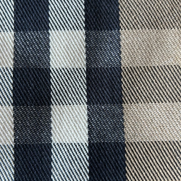 AUTHENTIC BURBERRY HANDBAG TOTE - Picture 3 of 8